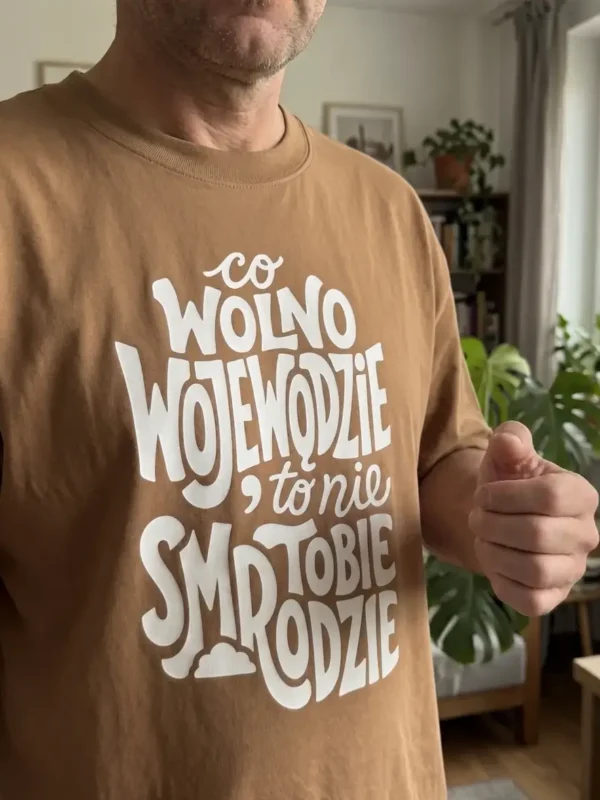 Koszulka Co wolno wojewodzie z kolekcji teksty starego o kroju oversize