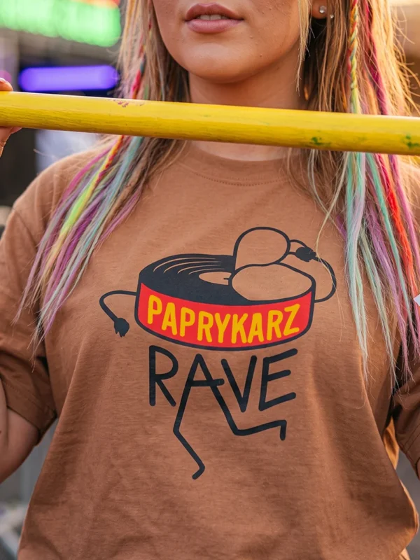 Koszulka oversize paprykarz rave z grafiką konserwy stylizowanej na gramofon i płytę winylową