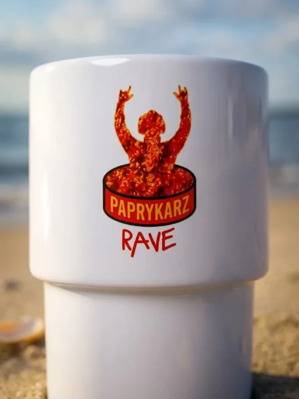 Ceramiczny kubek 300 ml z grafiką paprykarz rave, stanowiący hołd dla folkloru Szczecina